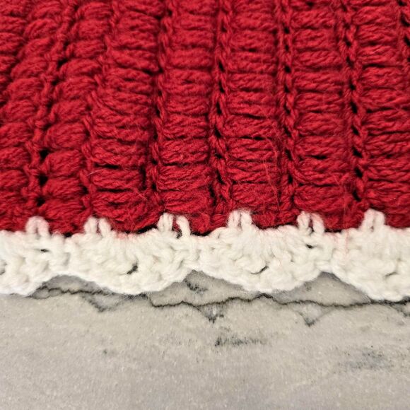 Handmade Crochet Blanket Throw Red White Striped Scallop Edge Soft Acrylic 32x48 - Picture 13 of 16